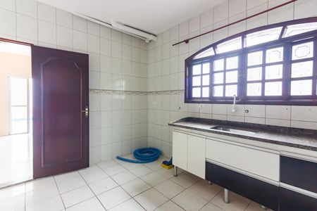 Casa à venda com 140m², 3 quartos e 2 vagasCozinha 