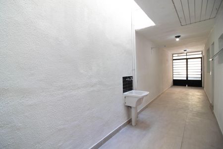 Casa à venda com 220m², 6 quartos e 2 vagas Casa à venda com 220m², 6 quartos e 2 vagasÁrea de Serviço