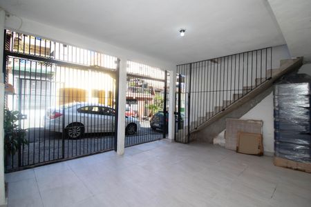 Casa à venda com 220m², 6 quartos e 2 vagas Casa à venda com 220m², 6 quartos e 2 vagasGaragem