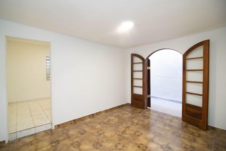 Casa à venda com 220m², 6 quartos e 2 vagas Casa à venda com 220m², 6 quartos e 2 vagasQuarto 1