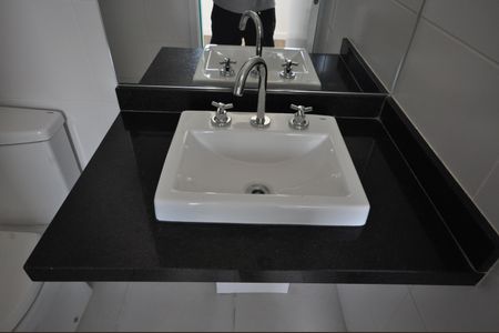 Banheiro de kitnet/studio para alugar com 1 quarto, 26m² em Tucuruvi, São Paulo