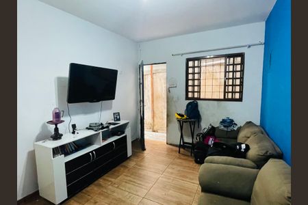 Casa à venda com 82m², 2 quartos e 1 vagaSala