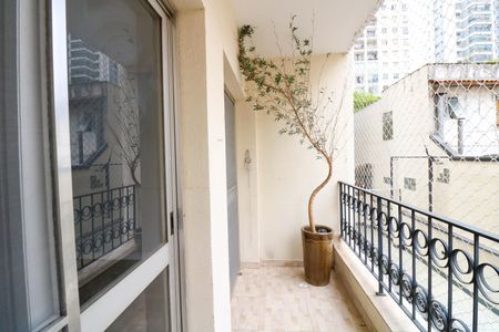 Apartamento para alugar com 160m², 4 quartos e 2 vagasVaranda