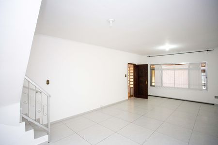 Sala de casa para alugar com 3 quartos, 261m² em Taboão, Diadema