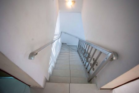 Casa para alugar com 261m², 4 quartos e 2 vagasEscada