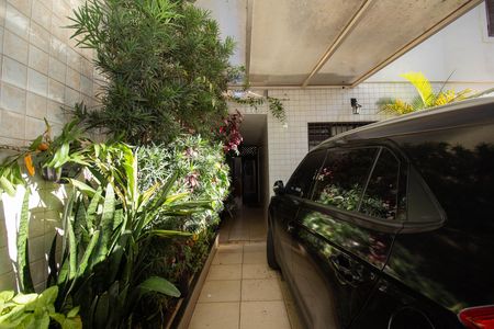 Garagem de casa para alugar com 2 quartos, 230m² em Vila Miriam, São Paulo