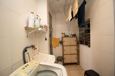 Área de serviço de casa para alugar com 2 quartos, 230m² em Vila Miriam, São Paulo