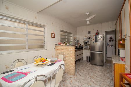 Cozinha de casa para alugar com 2 quartos, 230m² em Vila Miriam, São Paulo