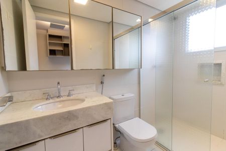 Apartamento à venda com 189m², 3 quartos e 3 vagas Apartamento à venda com 189m², 3 quartos e 3 vagasBanheiro da Suíte 2