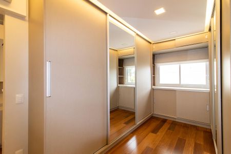 Apartamento à venda com 189m², 3 quartos e 3 vagas Apartamento à venda com 189m², 3 quartos e 3 vagasSuíte 1