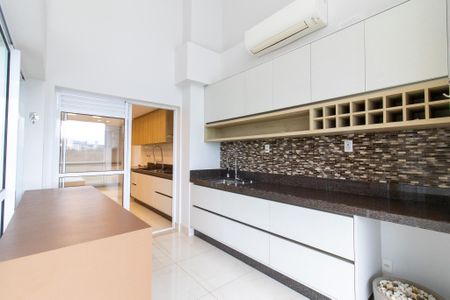 Apartamento à venda com 189m², 3 quartos e 3 vagas Apartamento à venda com 189m², 3 quartos e 3 vagasVaranda da Sala