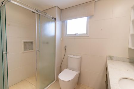 Apartamento à venda com 189m², 3 quartos e 3 vagas Apartamento à venda com 189m², 3 quartos e 3 vagasBanheiro da Suíte 1