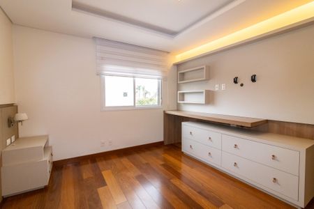 Apartamento à venda com 189m², 3 quartos e 3 vagas Apartamento à venda com 189m², 3 quartos e 3 vagasSuíte 1