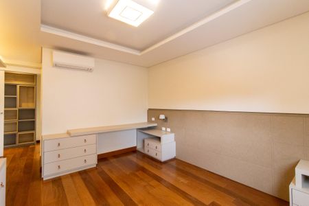 Apartamento à venda com 189m², 3 quartos e 3 vagas Apartamento à venda com 189m², 3 quartos e 3 vagasSuíte 1