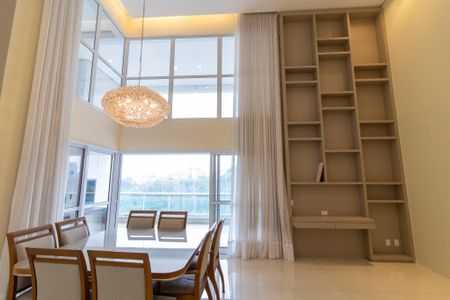 Apartamento à venda com 189m², 3 quartos e 3 vagas Apartamento à venda com 189m², 3 quartos e 3 vagasSala