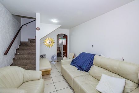 Casa para alugar com 120m², 3 quartos e 2 vagas Casa para alugar com 120m², 3 quartos e 2 vagasSala