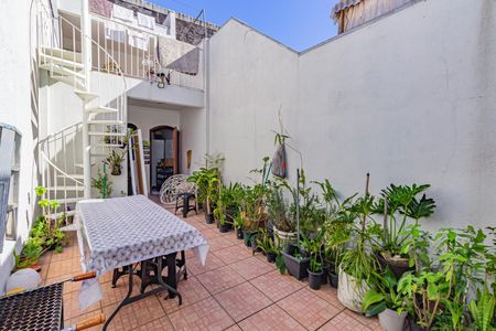Casa para alugar com 120m², 3 quartos e 2 vagas Casa para alugar com 120m², 3 quartos e 2 vagasQuintal