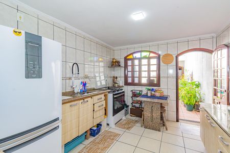 Casa para alugar com 120m², 3 quartos e 2 vagas Casa para alugar com 120m², 3 quartos e 2 vagasCozinha