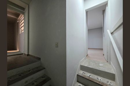 Casa para alugar com 440m², 5 quartos e 3 vagasEscada 2