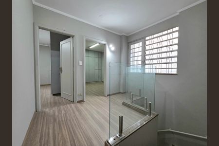 Casa para alugar com 440m², 5 quartos e 3 vagasCorredor