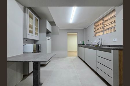 Casa para alugar com 440m², 5 quartos e 3 vagasCozinha