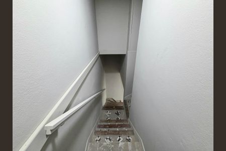 Casa para alugar com 440m², 5 quartos e 3 vagasEscada 2