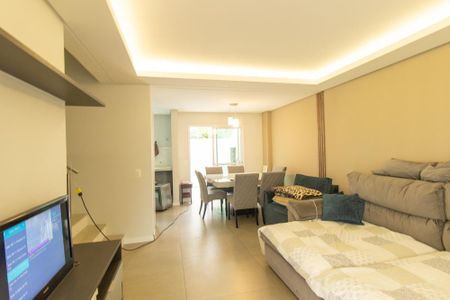 Sala de casa de condomínio para alugar com 4 quartos, 125m² em Santa Felicidade, Curitiba