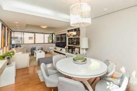 Apartamento à venda com 3 quartos, 142m² em Petrópolis, Porto Alegre