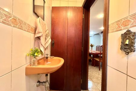 Casa à venda com 252m², 5 quartos e 3 vagasLavabo