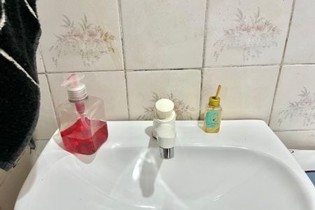 Casa à venda com 252m², 5 quartos e 3 vagasBanheiro de serviço