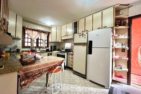 Casa à venda com 252m², 5 quartos e 3 vagasCozinha