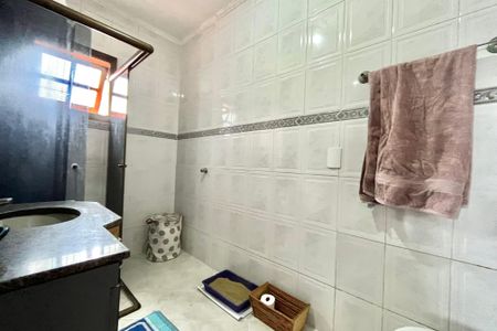 Casa à venda com 252m², 5 quartos e 3 vagasBanheiro Social 1
