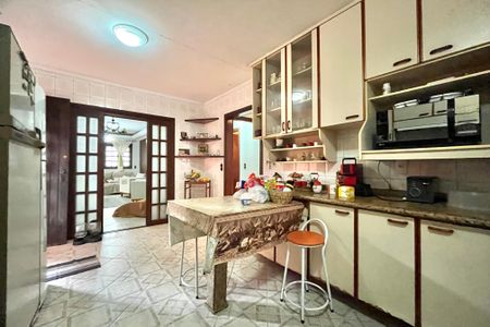 Casa à venda com 252m², 5 quartos e 3 vagasCozinha