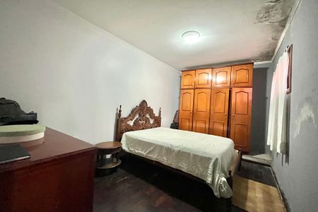 Casa à venda com 252m², 5 quartos e 3 vagasQuarto 3