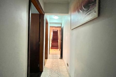 Casa à venda com 252m², 5 quartos e 3 vagasCorredor