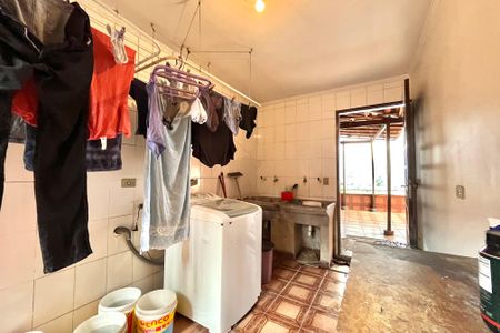 Casa à venda com 252m², 5 quartos e 3 vagasÁrea de Serviço