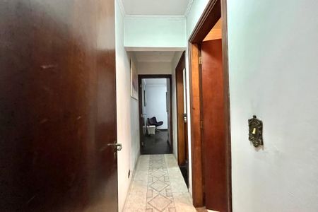 Casa à venda com 252m², 5 quartos e 3 vagasCorredor