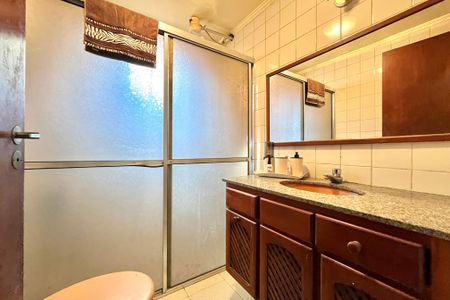 Casa à venda com 252m², 5 quartos e 3 vagasBanheiro Social 2