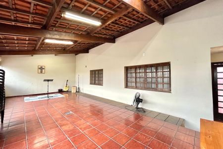 Casa à venda com 252m², 5 quartos e 3 vagasVaranda Sala 