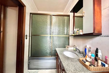 Casa à venda com 252m², 5 quartos e 3 vagasBanheiro da Suíte