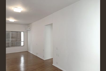 Apartamento para alugar com 130m², 3 quartos e 1 vaga Apartamento para alugar com 130m², 3 quartos e 1 vagaSuíte 2