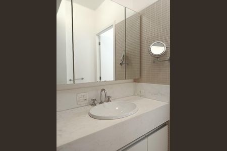 Apartamento para alugar com 130m², 3 quartos e 1 vaga Apartamento para alugar com 130m², 3 quartos e 1 vagaBanheiro da Suíte 2