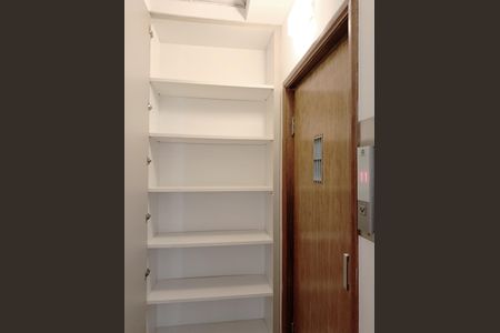 Apartamento para alugar com 130m², 3 quartos e 1 vaga Apartamento para alugar com 130m², 3 quartos e 1 vagaHall social