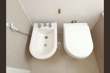 Apartamento para alugar com 130m², 3 quartos e 1 vaga Apartamento para alugar com 130m², 3 quartos e 1 vagaBanheiro da Suíte 2