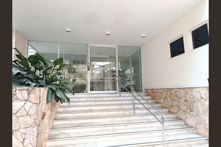 Apartamento para alugar com 130m², 3 quartos e 1 vaga Apartamento para alugar com 130m², 3 quartos e 1 vagaEntrada do edifício