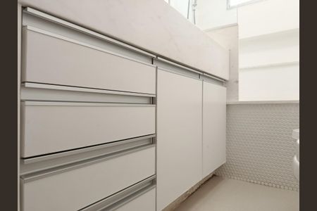 Apartamento para alugar com 130m², 3 quartos e 1 vaga Apartamento para alugar com 130m², 3 quartos e 1 vagaBanheiro da Suíte 1