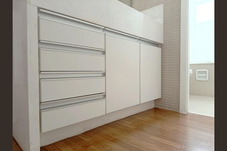 Apartamento para alugar com 130m², 3 quartos e 1 vaga Apartamento para alugar com 130m², 3 quartos e 1 vagaBanheiro da Suíte 2