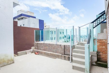 Casa à venda com 340m², 2 quartos e 5 vagasQuintal