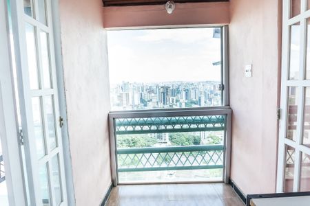 Casa à venda com 340m², 2 quartos e 5 vagascozinha  kitnet - casa 2 