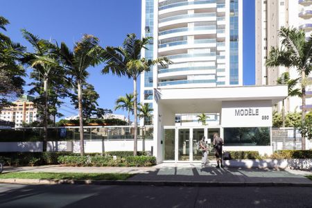 Apartamento para alugar com 96m², 3 quartos e 2 vagas Apartamento para alugar com 96m², 3 quartos e 2 vagasFachada